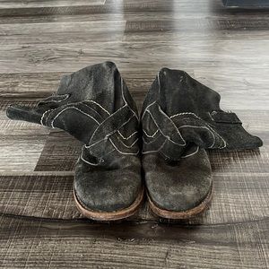 BED STU BLACK BOOTS SIZE 8